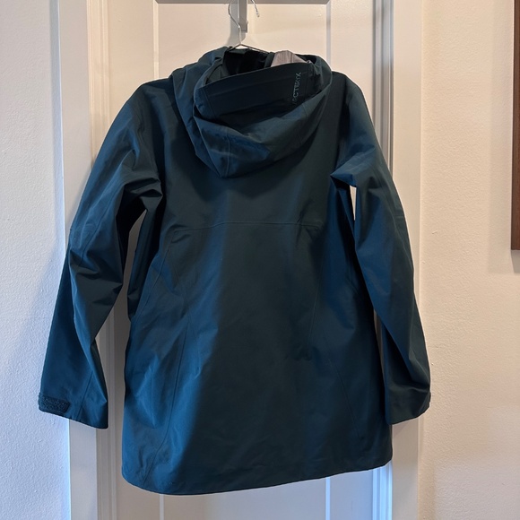 arc'teryx rush jacket women's - Picture 3 of 7